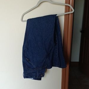 Never worn rocky mountain Jeans dark blue
